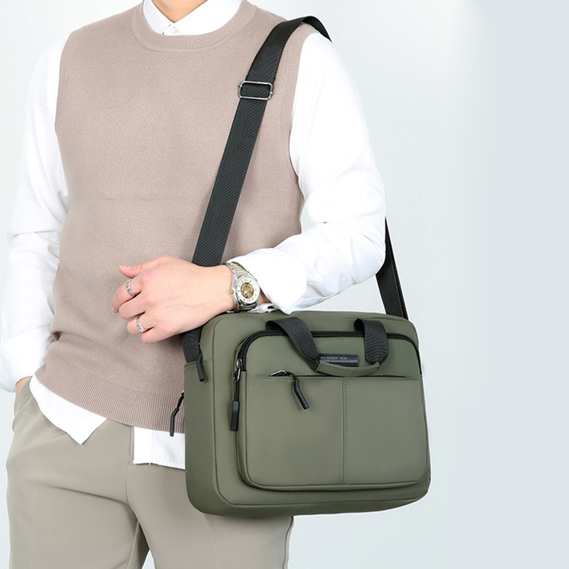 Aktetas met grote capaciteit R - Laptop Accessories Essential recensie en prijs